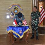 Jalin Soliditas Sesama Lemdik TNI AL, Dankodiklatal Sambut Courtesy Call Gubernur AAL