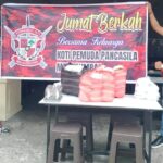 KOTI MPW PP SUMBAR Bagikan Ratusan Nasi Kotak Di Masjid Babussalam Sawahan