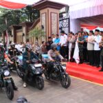 Kapolri dan Panglima TNI Bagikan 161.411 Paket Bansos Jelang Ramadan