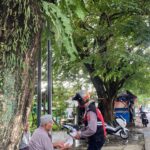 Berikan Kenyamanan Bagi Masyarakat yang sedang Puasa, Ditsamapta Polda Sumbar Laksanakan Pam Gatur Lalin dan Pembagian Takjil kepada Masyarakat