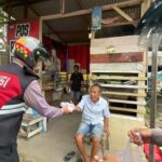 Berikan Kenyamanan Bagi Masyarakat yang Berpuasa, Ditsamapta Polda Sumbar Laksanakan Pam Gatur Lalin dan Pembagian Takjil