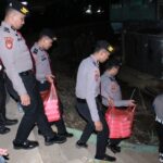Korps Sabhara Polri Terjunkan Watergen dan Dapur Lapangan untuk Bantu Warga Terdampak Banjir di Rawajati