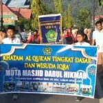 Kepala MDTA Buka Langsung Wisuda Iqra dan Khatam Al-Qur’an di Masjid Darul Hikmah Pagambiran Ampalu nan XX