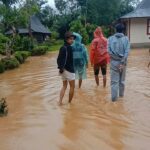 PEMUDA JORONG BENTENG ARAHKAN WARGA MENGUNGSI DAN SELALU WASPADA