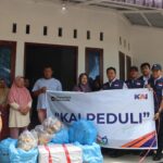 KAI Divre II Sumbar Salurkan Bantuan Rp92,8 Juta untuk Warga Nanggalo dan Batu Busuk