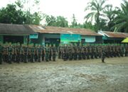 Apresiasi Dedikasi Prajurit, Danyonif TP 897/Singgalang Pimpin Upacara Kenaikan Pangkat di Marshaling Area