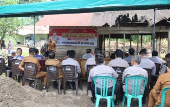 Kapolres Pasaman Barat Menggelar Kegiatan Peletakan Batu Pertama Bedah Rumah di Kecamatan Kinali