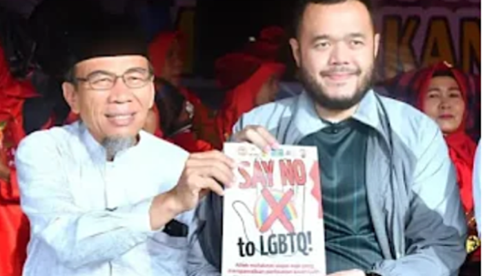 Padang tegaskan perang terhadap Narkoba dan LGBT  melalui 1 kilometer deklarasi  kain putih