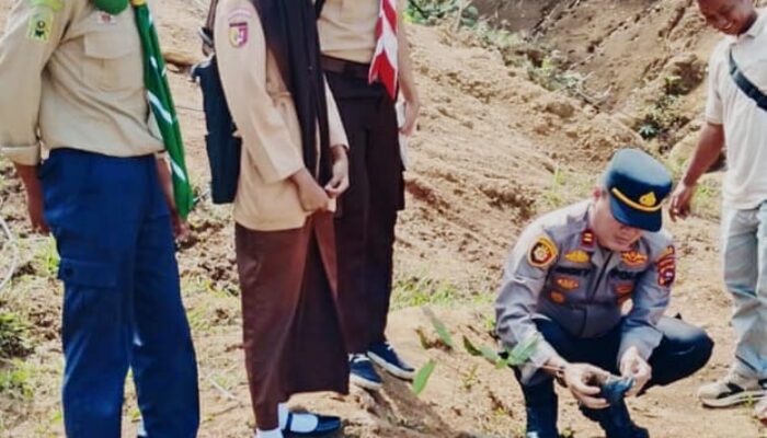 Gerakan Hijau Kapolsek Talamau Jadi Inspirasi Kepedulian Lingkungan